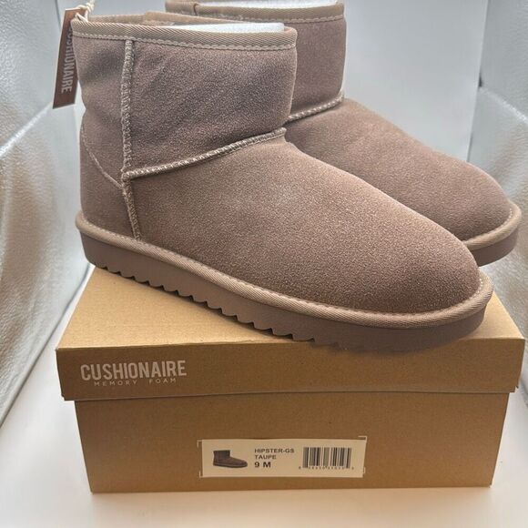 CUSHIONAIRE Women's Cozy Pull On Boot SIZE 9 TAUPE NEW WITH BOX - Picture 1 of 7
